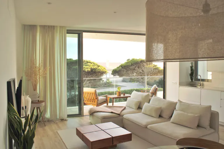 Best 2026 Airbnb Stays in Algarve, Portugal with Cliffside Views