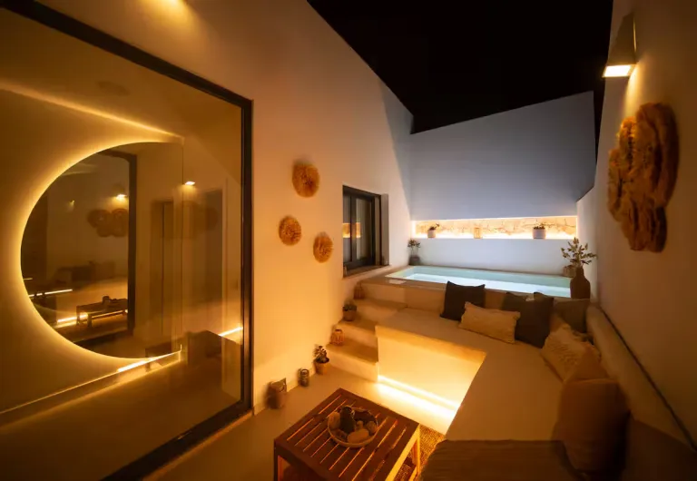 Best 2026 Airbnb Stays in Algarve, Portugal with Cliffside Views