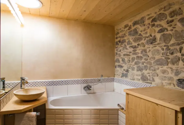 Best 2026 Airbnb Stays in Lake Geneva, Switzerland with Waterfront Views	