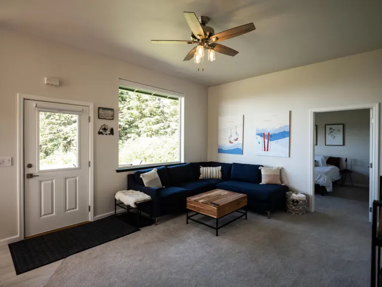 8 Best 2026 Airbnb Stays in Anchorage, Alaska for Glacier Adventures