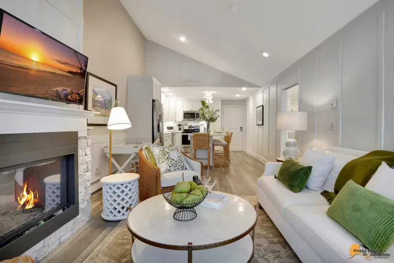 8 Best 2026 Airbnb Stays in Anchorage, Alaska for Glacier Adventures
