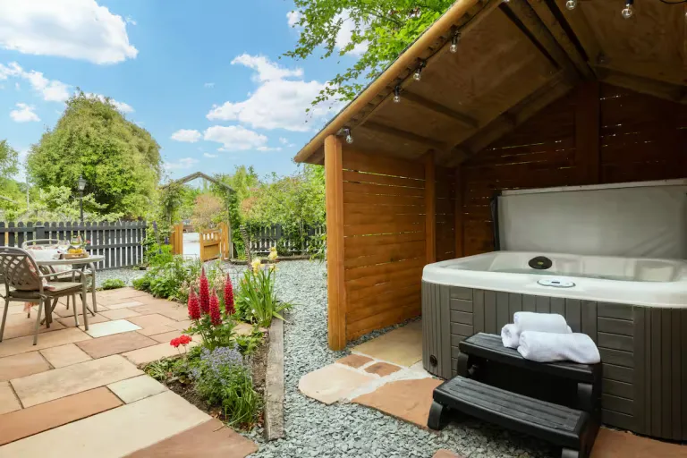 8 Best 2026 Luxury Airbnb Stays in Lake District, England for Scenic Escapes