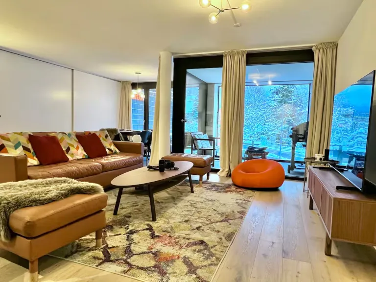 Best 2026 Airbnb Stays in Interlaken, Switzerland with Mountain & Lake Views