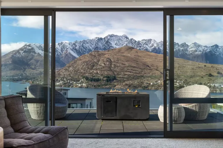 Best 2026 Airbnb Stays in Queenstown, New Zealand for Adventure Travelers