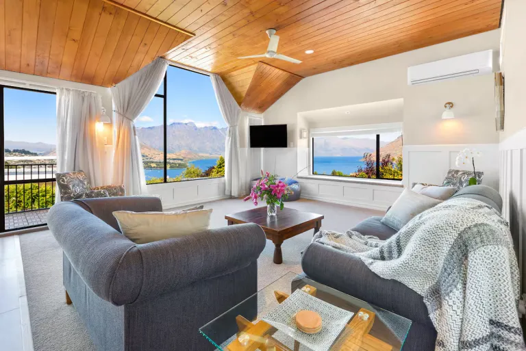 Best 2026 Airbnb Stays in Queenstown, New Zealand for Adventure Travelers