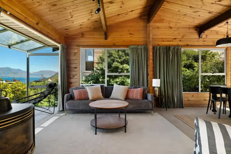 Best 2026 Airbnb Stays in Queenstown, New Zealand for Adventure Travelers