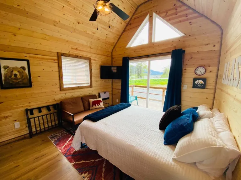 8 Best 2026 Airbnb Cabins in Alaska for Wilderness Adventures