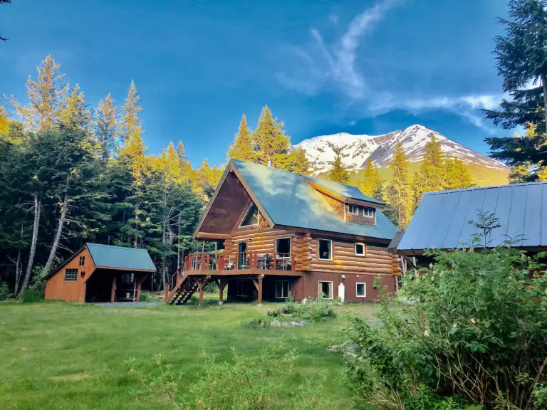 8 Best 2026 Airbnb Cabins in Alaska for Wilderness Adventures