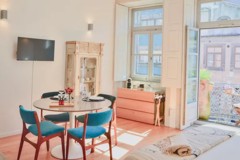 Best 2026 Airbnb Stays in Porto, Portugal for Romantic City Breaks