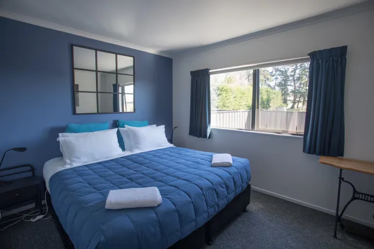 8 Best 2026 Airbnb Farm Stays in New Zealand for Countryside Escapes