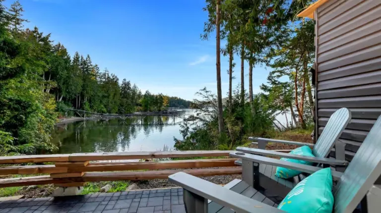 8 Best 2026 Waterfront Airbnb Stays in Vancouver Island for Coastal Escapes 