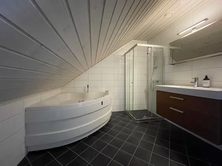 Best 2026 Airbnb Stays in Bergen, Norway with Fjord & Mountain Views