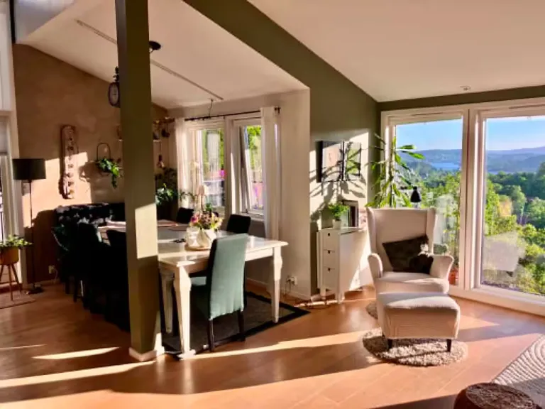 Best 2026 Airbnb Stays in Bergen, Norway with Fjord & Mountain Views