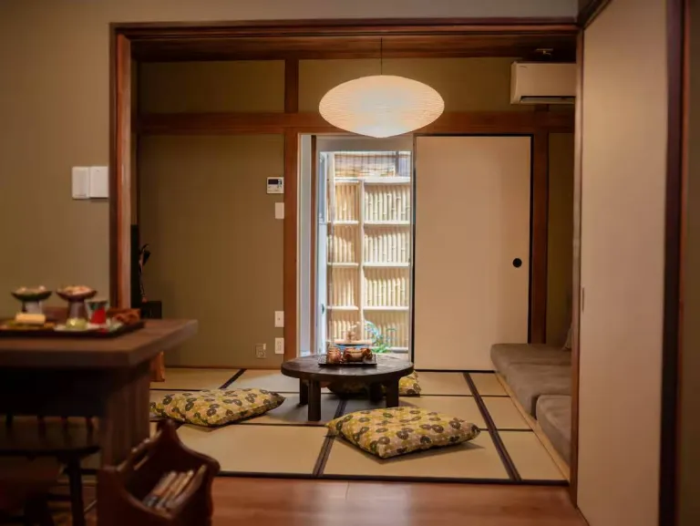 Best 2026 Airbnb Stays in Kyoto, Japan with Private Gardens & Traditional Interiors