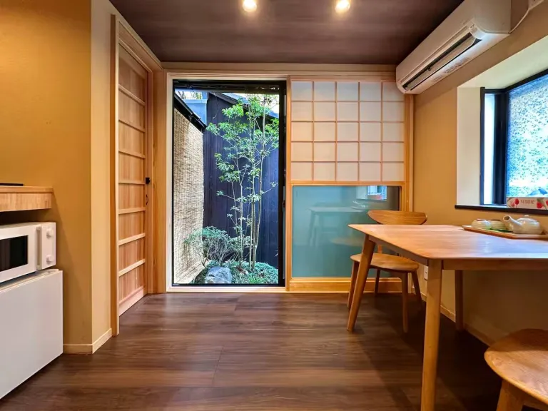 Best 2026 Airbnb Stays in Kyoto, Japan with Private Gardens & Traditional Interiors