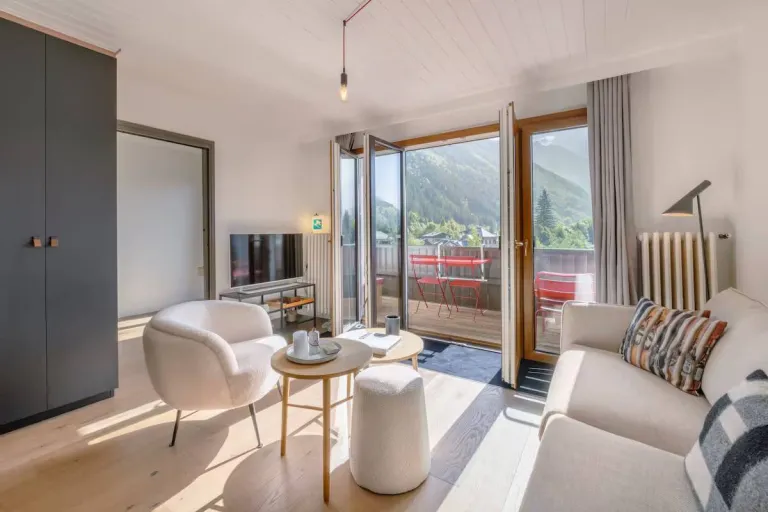 Best 2026 Airbnb Stays in Chamonix, France for Mont Blanc Views