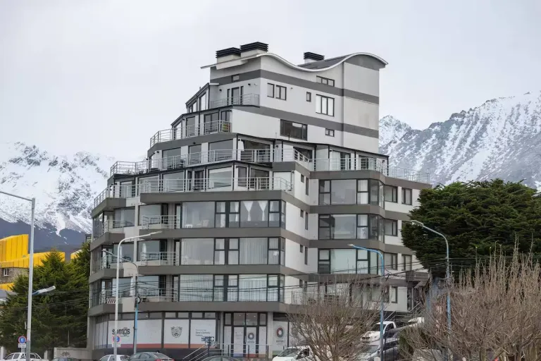 Best 2026 Airbnb Stays in Ushuaia, Argentina for the End-of-the-World Adventure