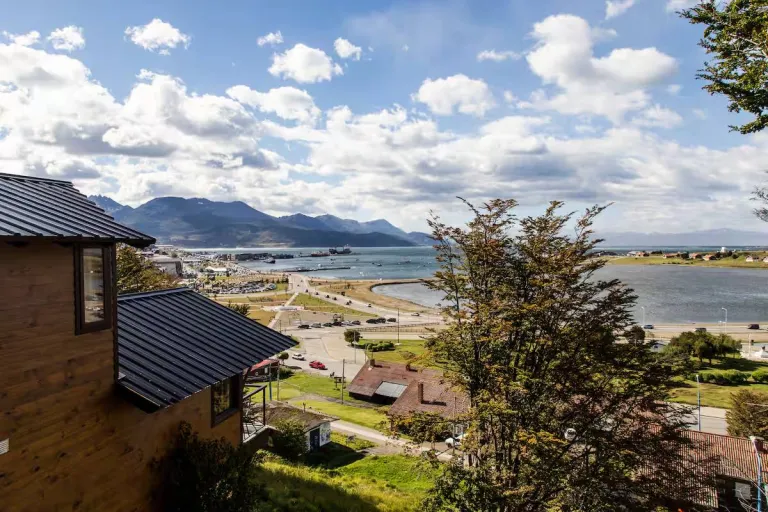 Best 2026 Airbnb Stays in Ushuaia, Argentina for the End-of-the-World Adventure