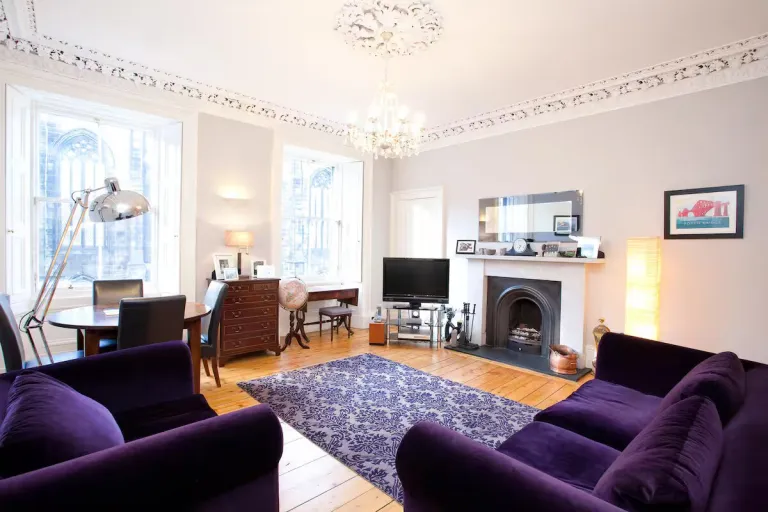 Best 2026 Airbnb Stays in Edinburgh for a Historic Scottish Getaway
