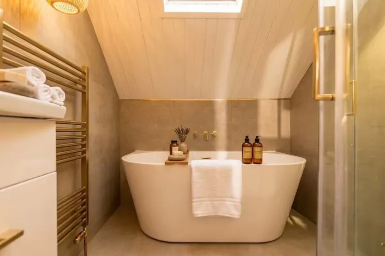Best 2026 Airbnb Stays in Edinburgh for a Historic Scottish Getaway