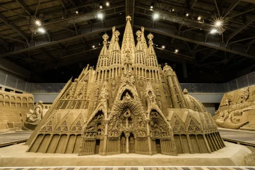 Image for article Tottori Sand Museum Spain Exhibition 2026: Dates, Projection Mapping Show & Visitor Guide