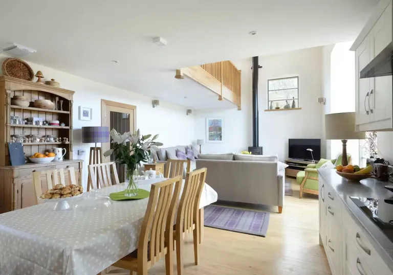 8 Best 2026 Airbnb Stays in the Scottish Highlands for Remote Escapes
