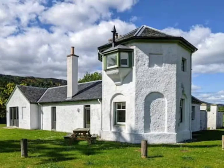 8 Best 2026 Airbnb Stays in the Scottish Highlands for Remote Escapes