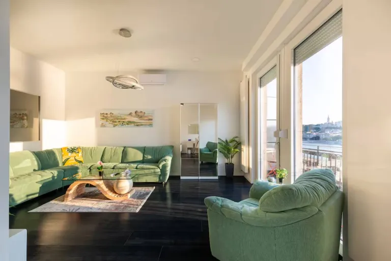 Best 2026 Airbnb Stays in Budapest with Danube River Views