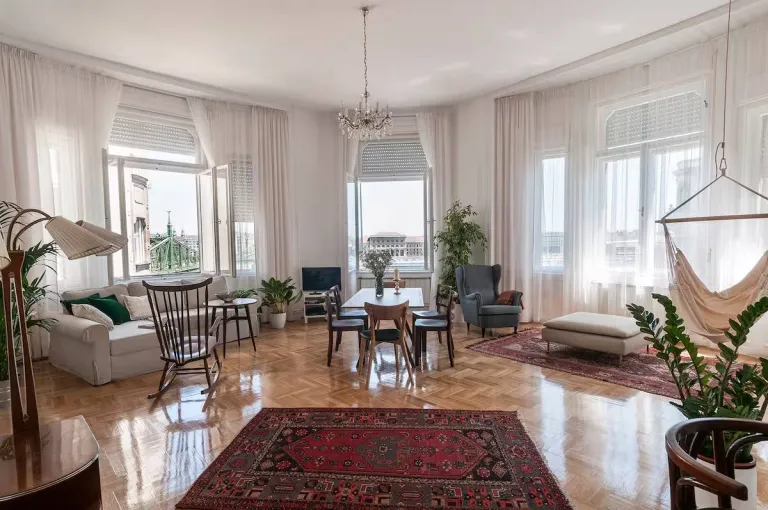Best 2026 Airbnb Stays in Budapest with Danube River Views