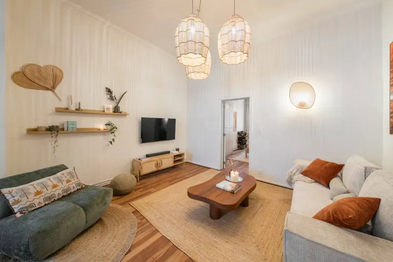 8 Best 2026 Airbnb Stays in Brussels Near Grand Place for First-Time Visitors