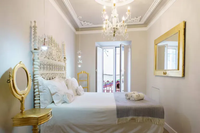 Best 2026 Airbnb Stays in Lisbon with Ocean & Sunset Views