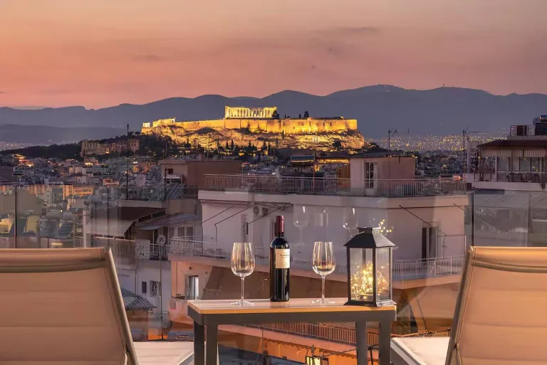 Best 2026 Airbnb Stays in Athens Near the Acropolis for History Lovers
