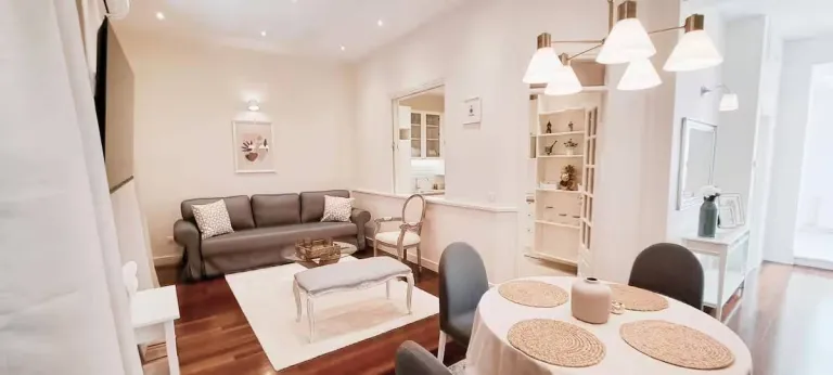 Best 2026 Airbnb Stays in Athens Near the Acropolis for History Lovers