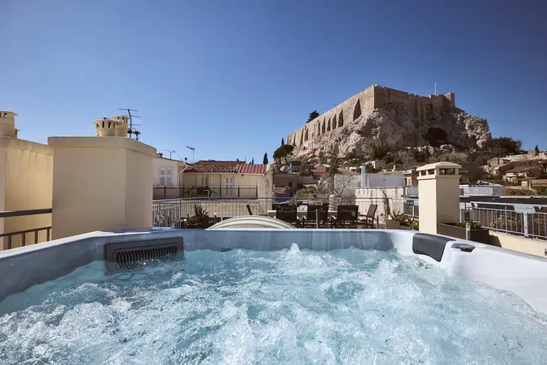 Best 2026 Airbnb Stays in Athens Near the Acropolis for History Lovers