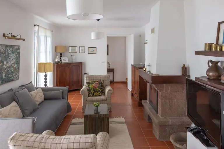 8 Best 2026 Airbnb Stays in Madeira for Hiking & Scenic Mountain Escapes