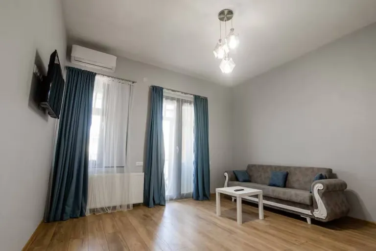 8 Best 2026 Airbnb Stays in Tbilisi, Georgia for Food &amp; Culture Travelers