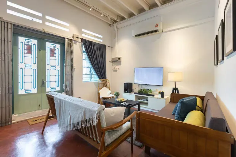 8 Best 2026 Airbnb Stays in Penang, Malaysia for Food & Heritage Experiences