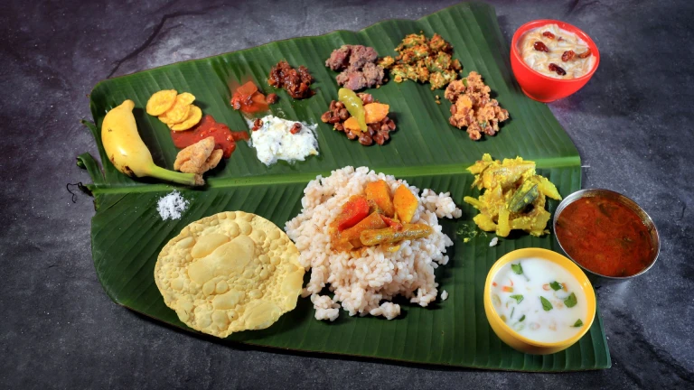 onam sadhya - traditional food kerala 