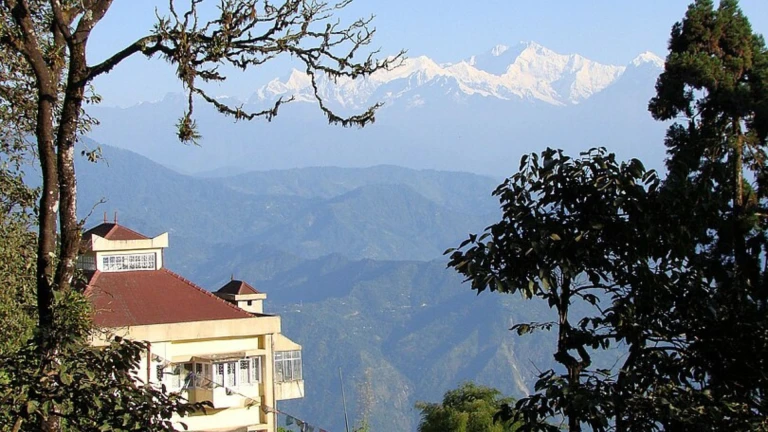 Kangchenjunga from the eastern side of Observatory Hill