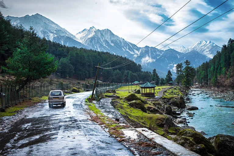 Srinagar to Pahalgam