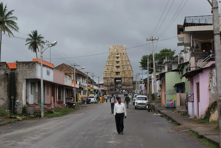 Street towards the Chennakesava temple in Belur, Karnataka