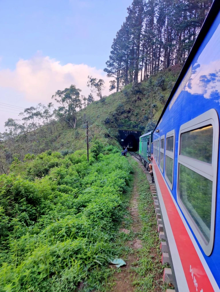 Experiencing The Best Train Ride In Sri Lanka &ndash; A Journey From Nuwara Eliya To Ella
