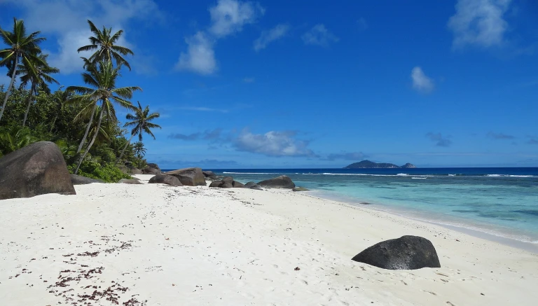  Silhouette Seychelles