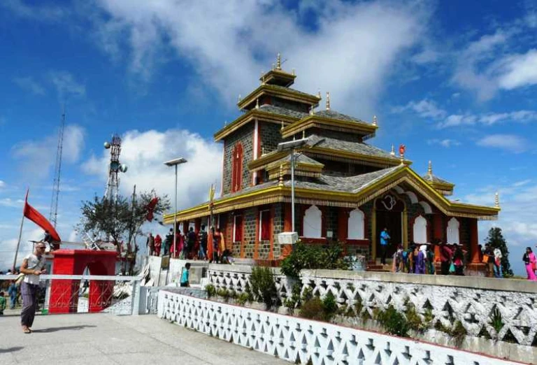 Surkanda Devi Temple Trek