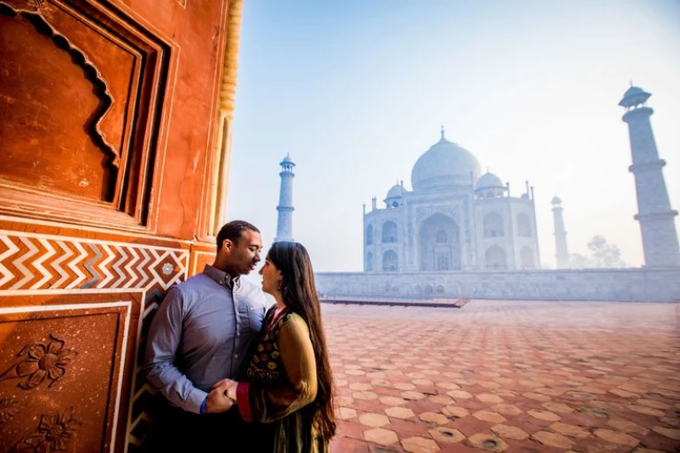 Agra: Where Love Blossoms on Valentine&#039;s Day