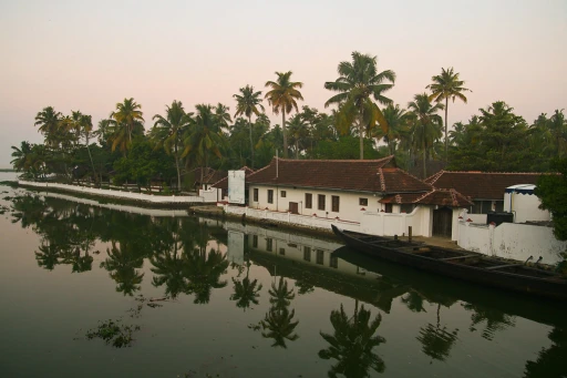 image for article Explore Kumrakom: Your sign to visit this beautiful town in Kerala