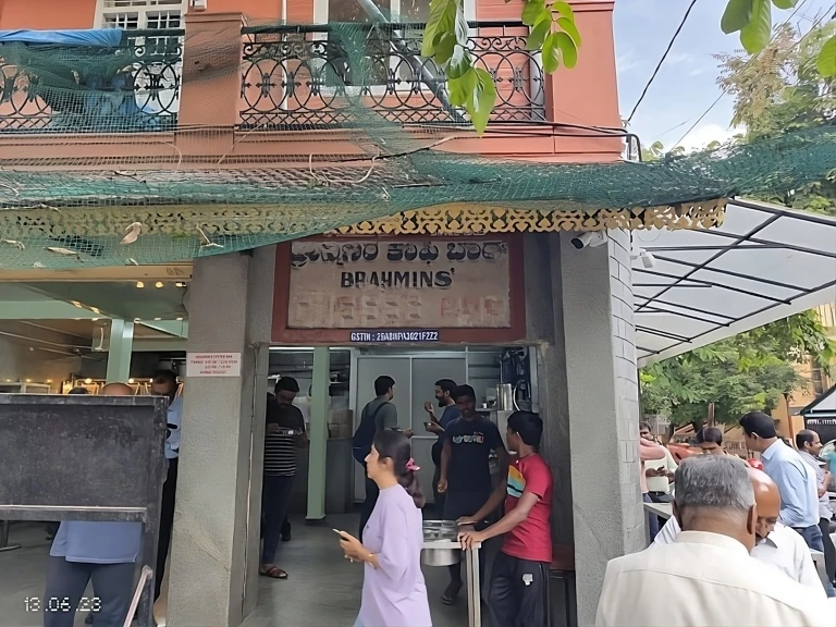 Brahmins Coffee Bar