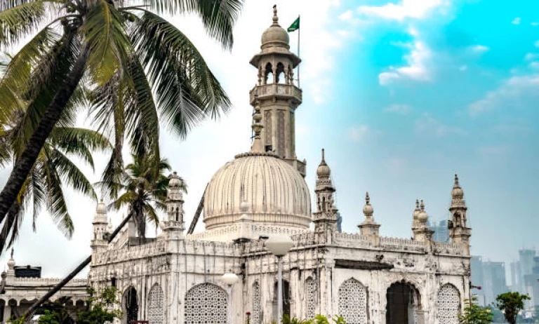 Haji Ali Mosque in Mumbai, built in 1431 and is one of the famous mosques in India