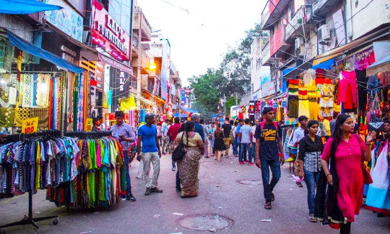 Shopping at Sarojini Nagar Market, Delhi