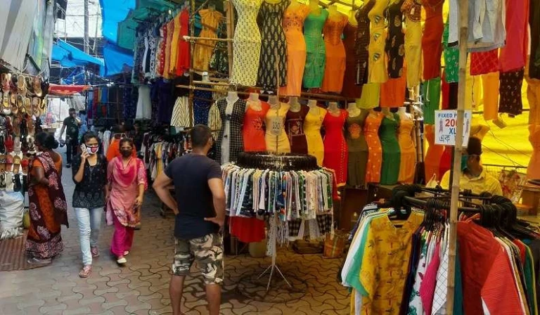 Shopping at Gariahat Market, Kolkata